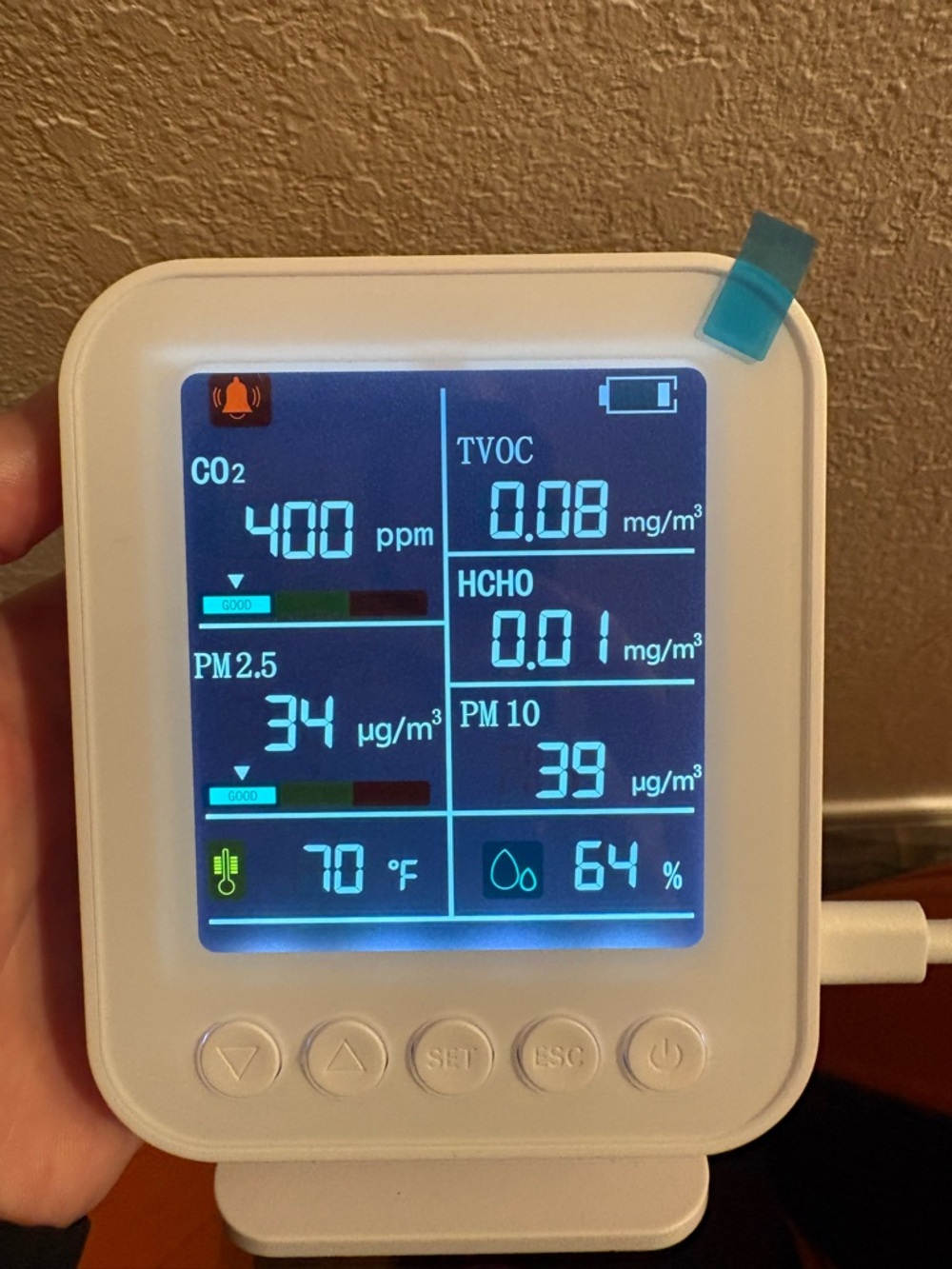 White Indoor Air Quality Monitor - Digital CO2, PM2.5, TVOC & Humidity Detector